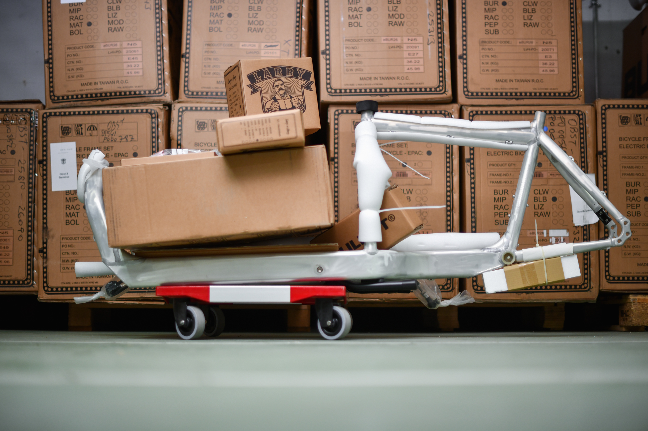 LARRY VS HARRY Original Bullitt Rahmenset