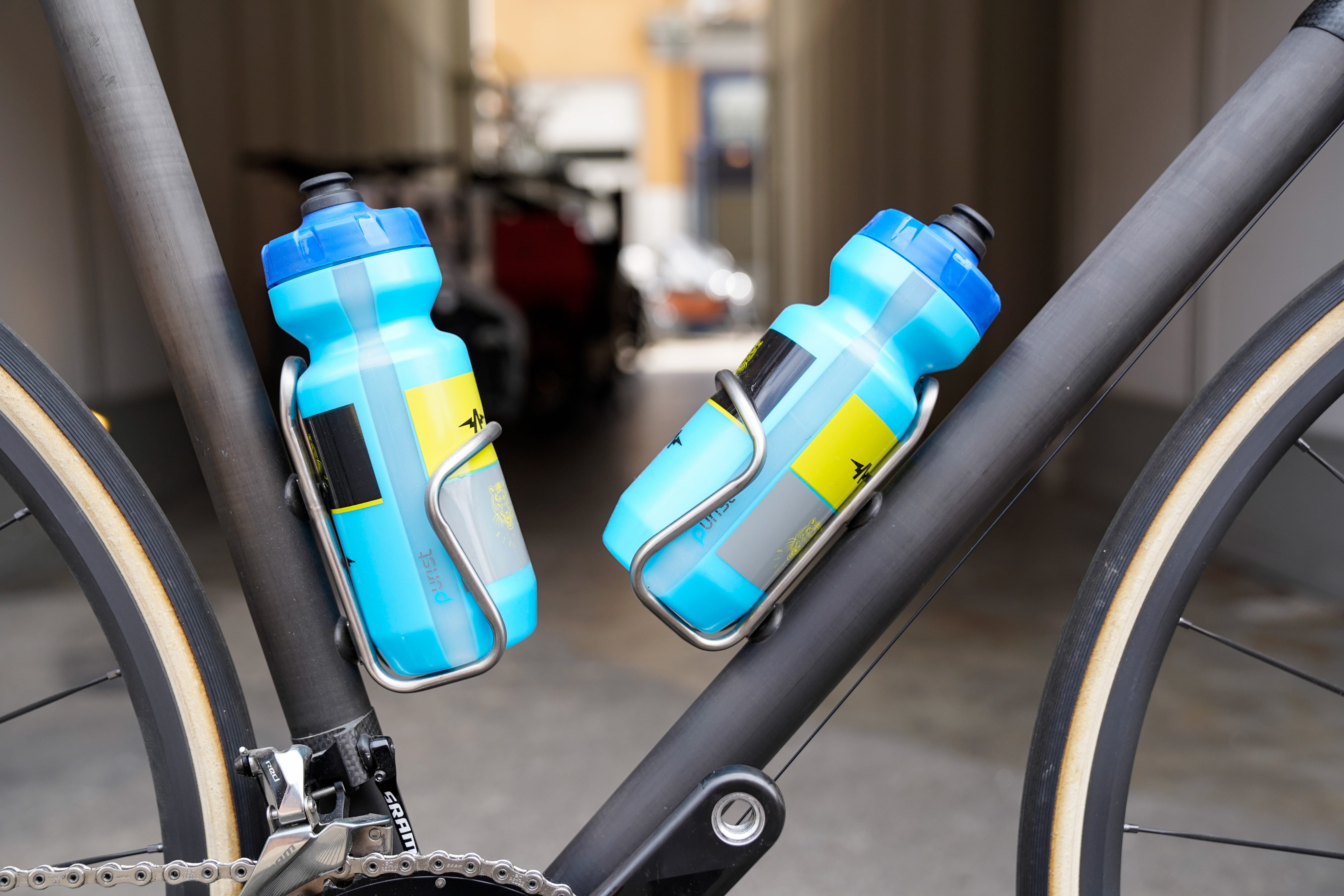 KING CAGE Bidonhalter Titan