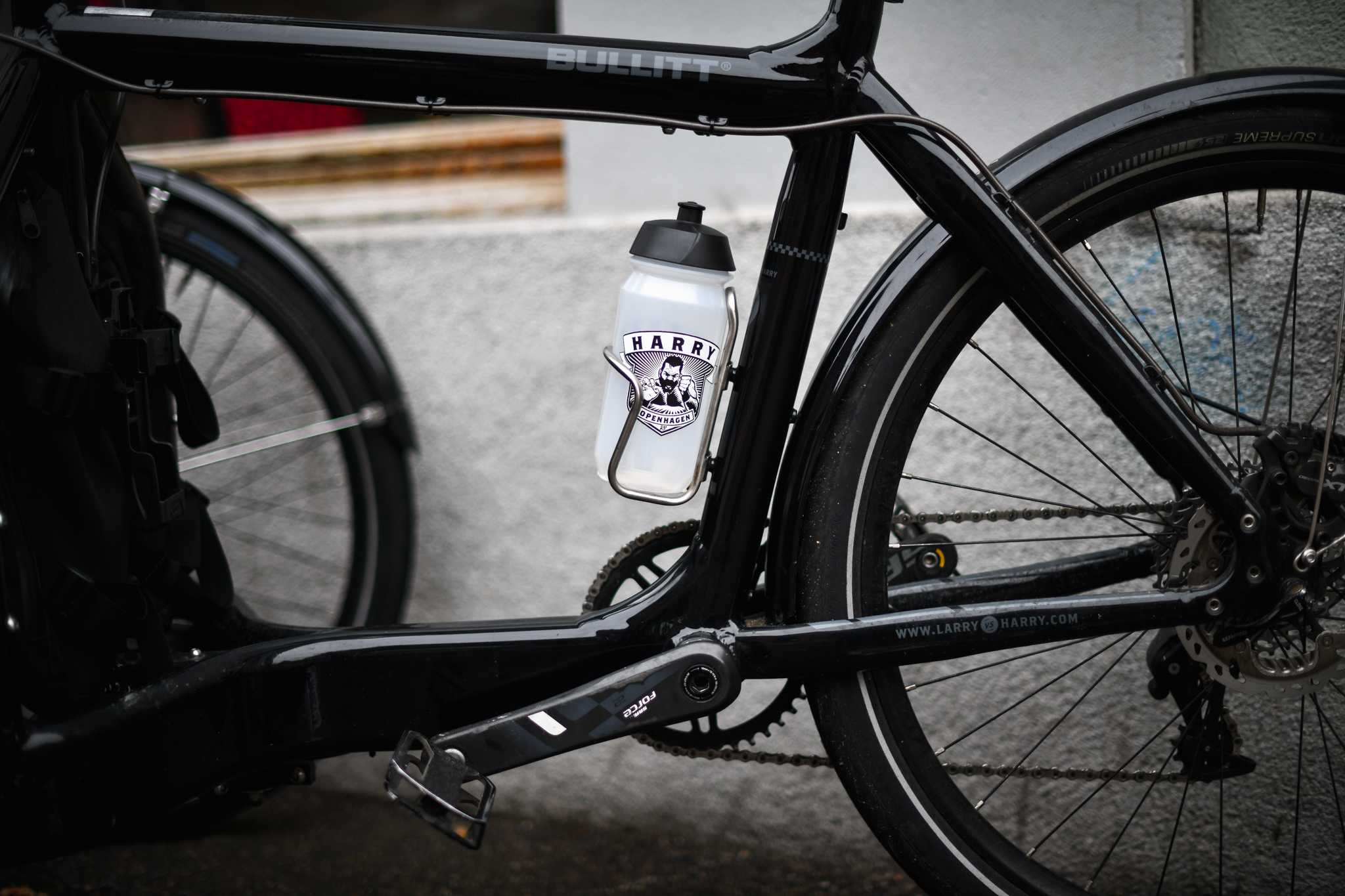 LARRY VS HARRY Bullitt Bidon